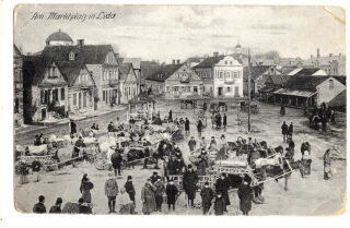 Postkarte - Am Marktplatz in Lida - gelaufen