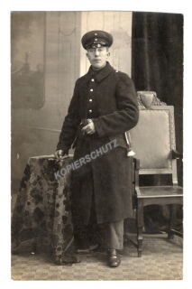 Portrait - Soldat / Polizist mit Säbel - PK-Format