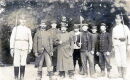 Foto - Gruppe franz. Kriegsgefangene mit Bewacher -...